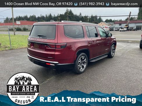 Used 2024 Jeep Wagoneer Series III image 5