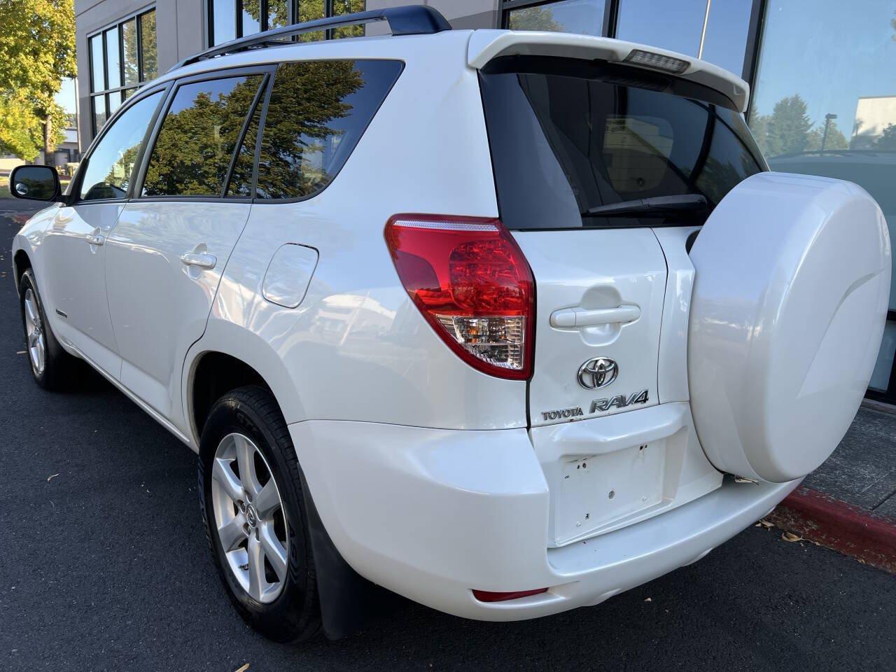 Used 2008 Toyota RAV4 Limited AWD/4WD image 3