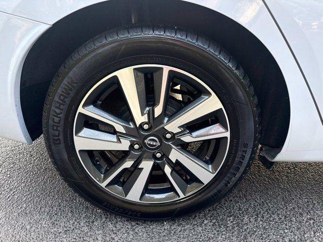 Used 2025 Nissan Versa SV FWD image 10