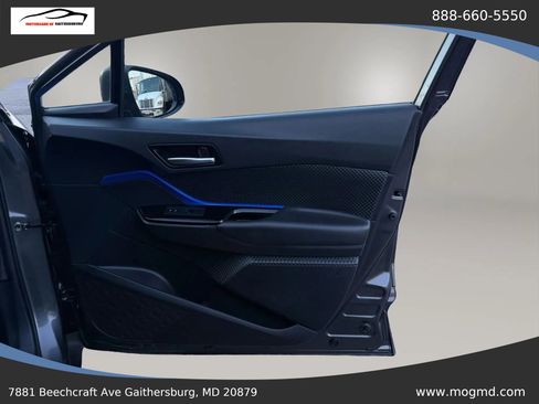 Used 2022 Toyota C-HR XLE FWD image 24