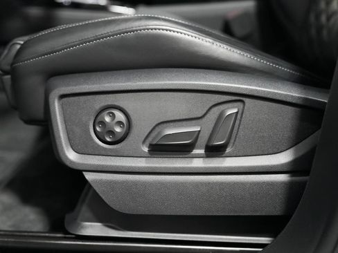Used 2023 Audi SQ5 Premium Plus w/ Premium Plus Package AWD/4WD image 31