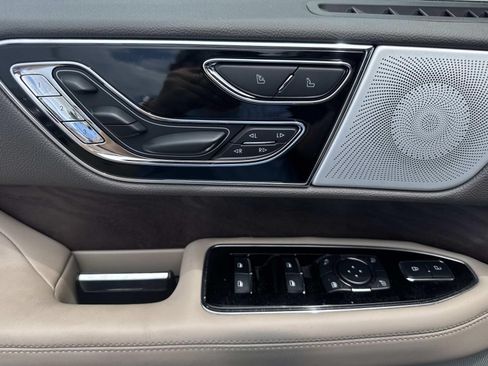 Used 2023 Lincoln Navigator Reserve AWD/4WD image 22