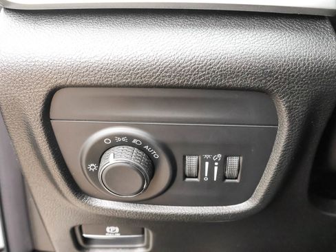 New 2025 Jeep Grand Cherokee Altitude image 29