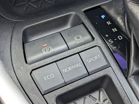 Used 2019 Toyota RAV4 LE image 26