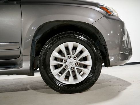 Used 2014 Lexus GX 460 w/ Premium Package image 34