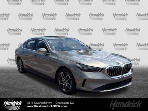 Used 2025 BMW i5 eDrive40i w/ Premium Package image 1