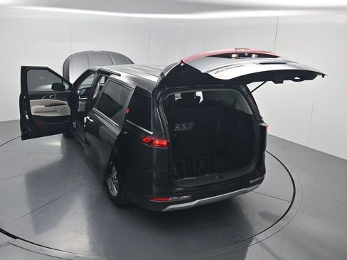 Used 2022 Kia Carnival LX FWD image 54
