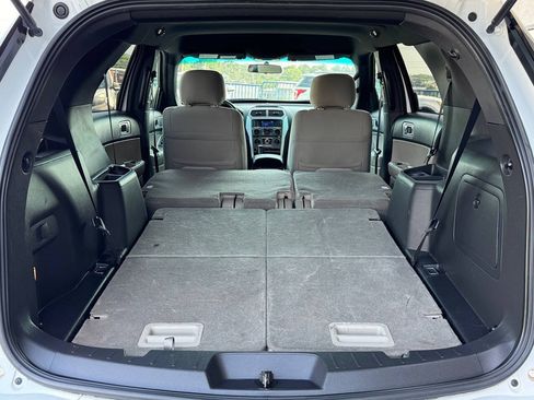Used 2014 Ford Explorer XLT FWD image 60