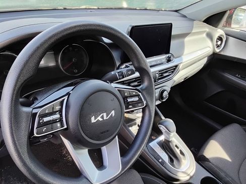 Used 2023 Kia Forte LXS FWD image 8