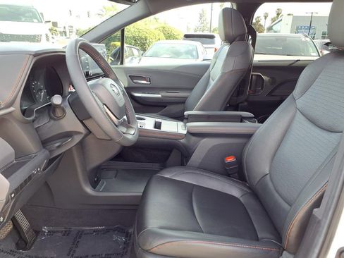 Used 2024 Toyota Sienna XSE image 9