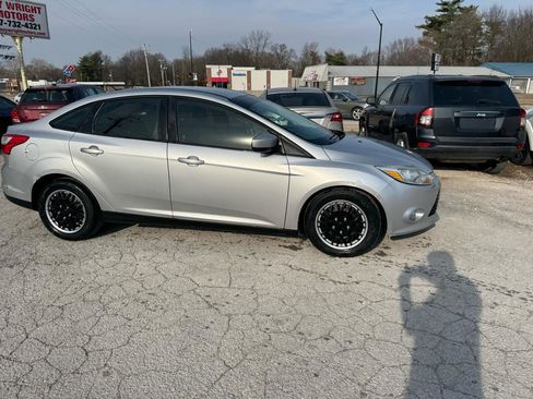 Used 2012 Ford Focus SE image 2