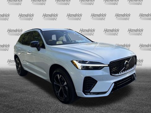 New 2026 Volvo XC60 B5 Core AWD/4WD image 2