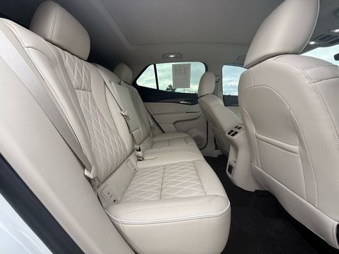 Used 2023 Buick Envision Avenir image 35