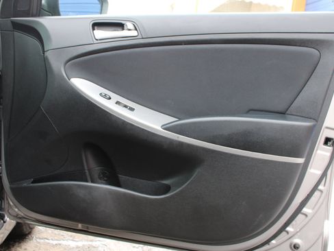 Used 2017 Hyundai Accent SE image 42