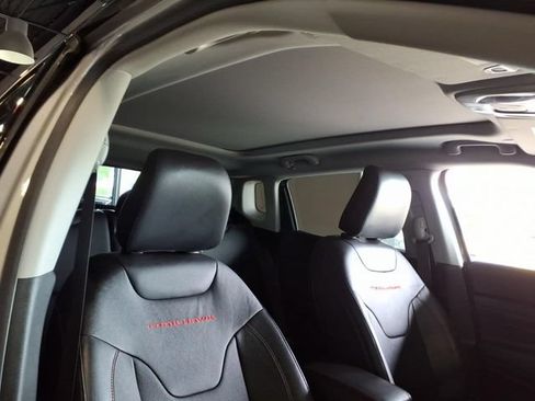 Used 2022 Jeep Compass Trailhawk w/ Trailhawk Elite Group AWD/4WD image 21