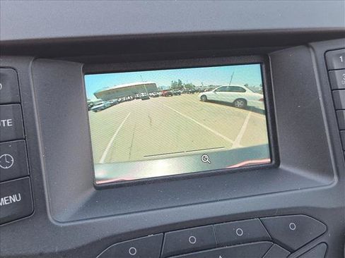 Used 2018 Ford Edge SE FWD image 13