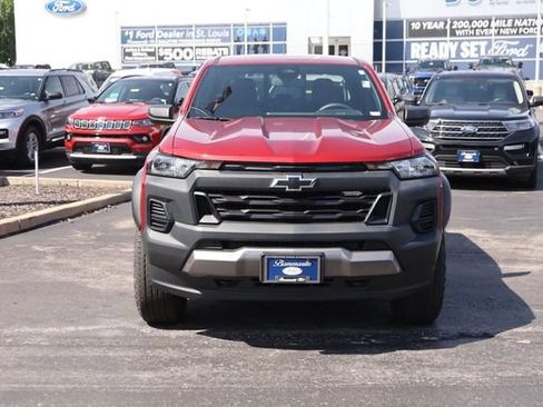 Used 2023 Chevrolet Colorado Trail Boss w/ Advanced Trailering Package AWD/4WD image 4