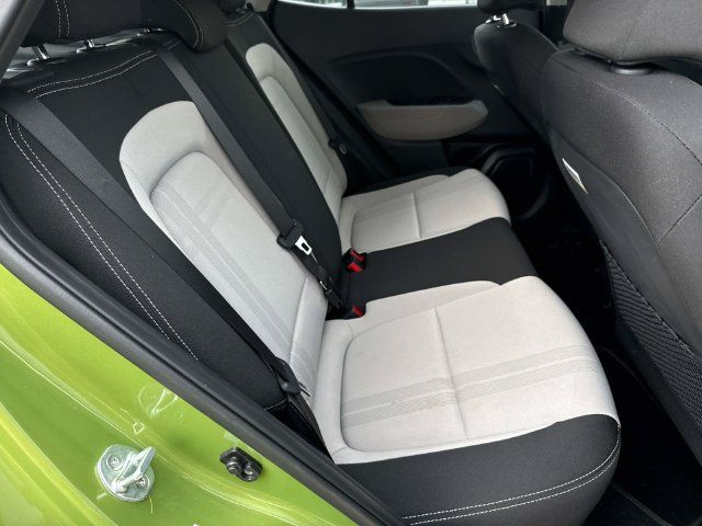 Used 2022 Hyundai Venue SEL FWD image 12