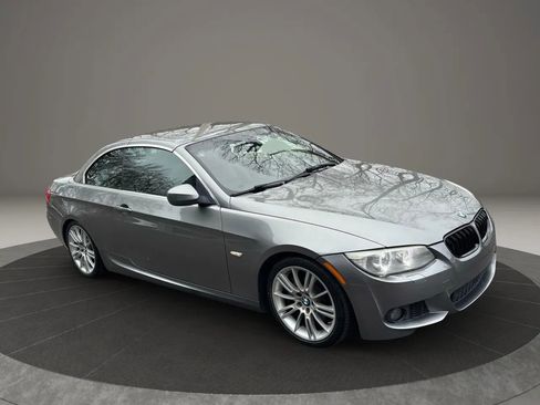 Used 2013 BMW 335i Convertible image 10