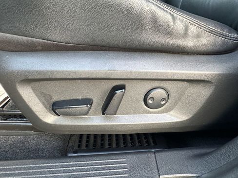 Used 2023 Nissan Rogue SL w/ SL Premium Package image 25