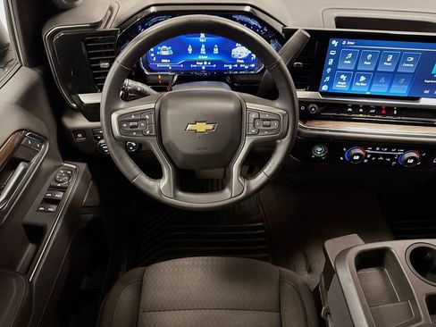 Used 2023 Chevrolet Silverado 1500 LT AWD/4WD image 23