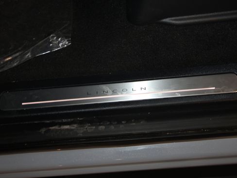 New 2026 Lincoln Navigator Reserve AWD/4WD image 6