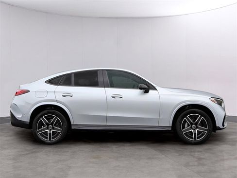 Certified 2025 Mercedes-Benz GLC 300 4MATIC image 4