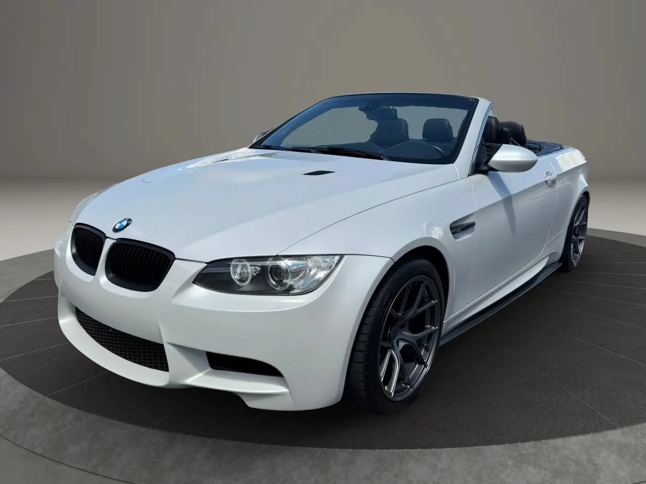 Used 2011 BMW M3 Convertible RWD image 4