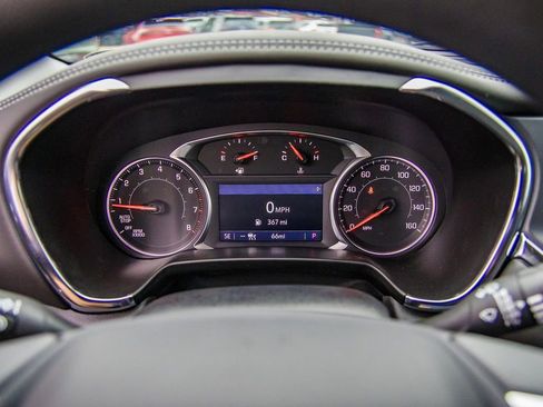 New 2025 Chevrolet Blazer LT w/ Convenience Package FWD image 32