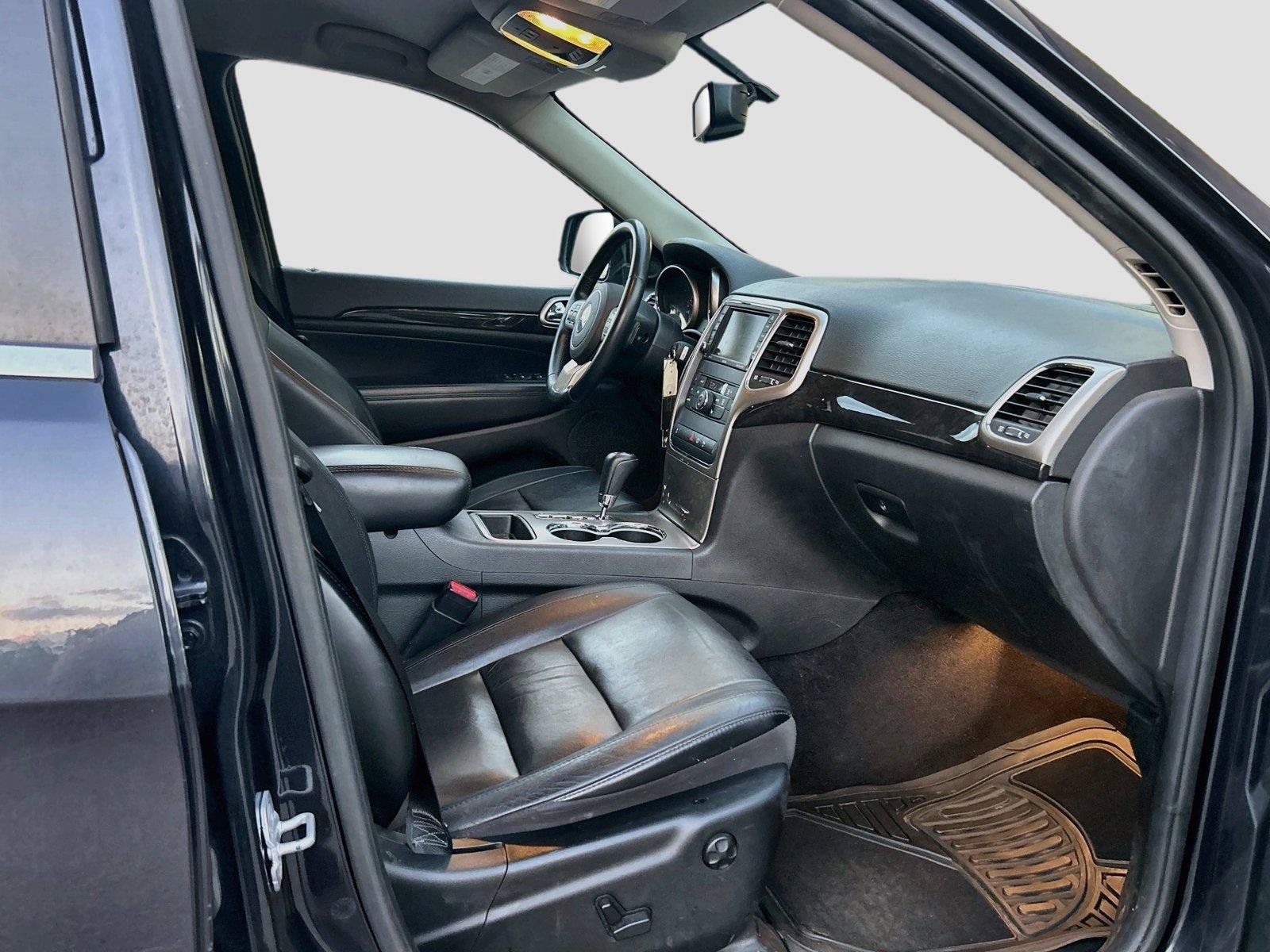 Used 2013 Jeep Grand Cherokee Laredo AWD/4WD image 15