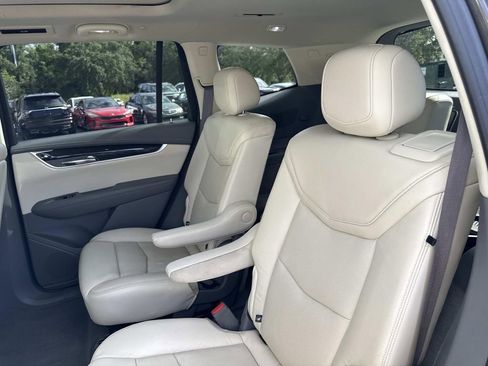 Used 2020 Cadillac XT6 Premium Luxury image 14