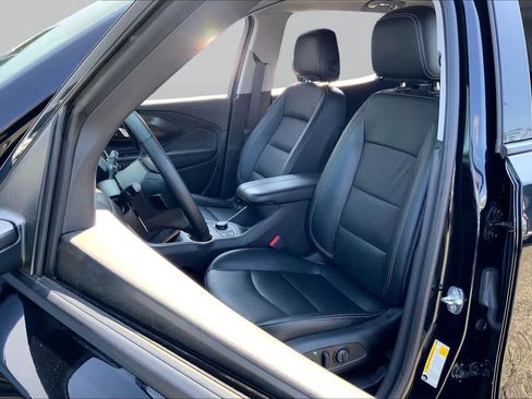Used 2023 GMC Terrain SLT w/ Elevation Edition AWD/4WD image 9