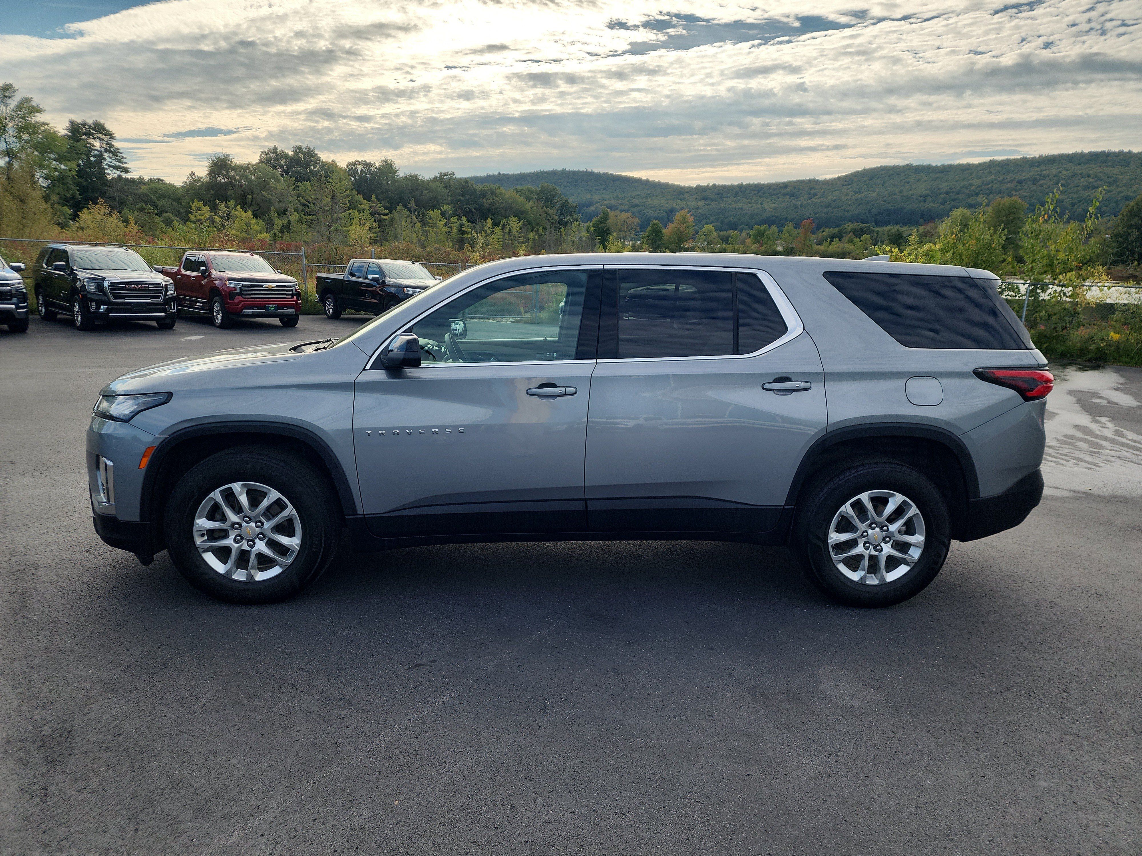 Certified 2023 Chevrolet Traverse LS AWD/4WD image 5