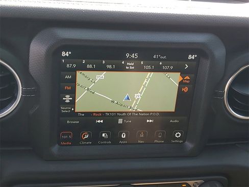 Used 2022 Jeep Wrangler Unlimited Sahara image 16