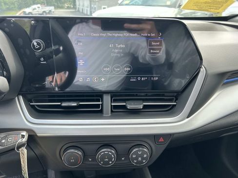 New 2026 Chevrolet Trax LS w/ LS Convenience Package FWD image 10