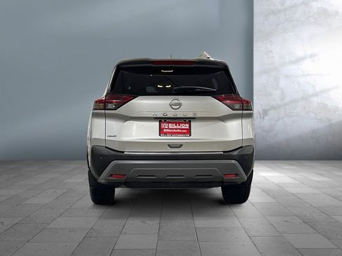 Used 2022 Nissan Rogue SV AWD/4WD image 5