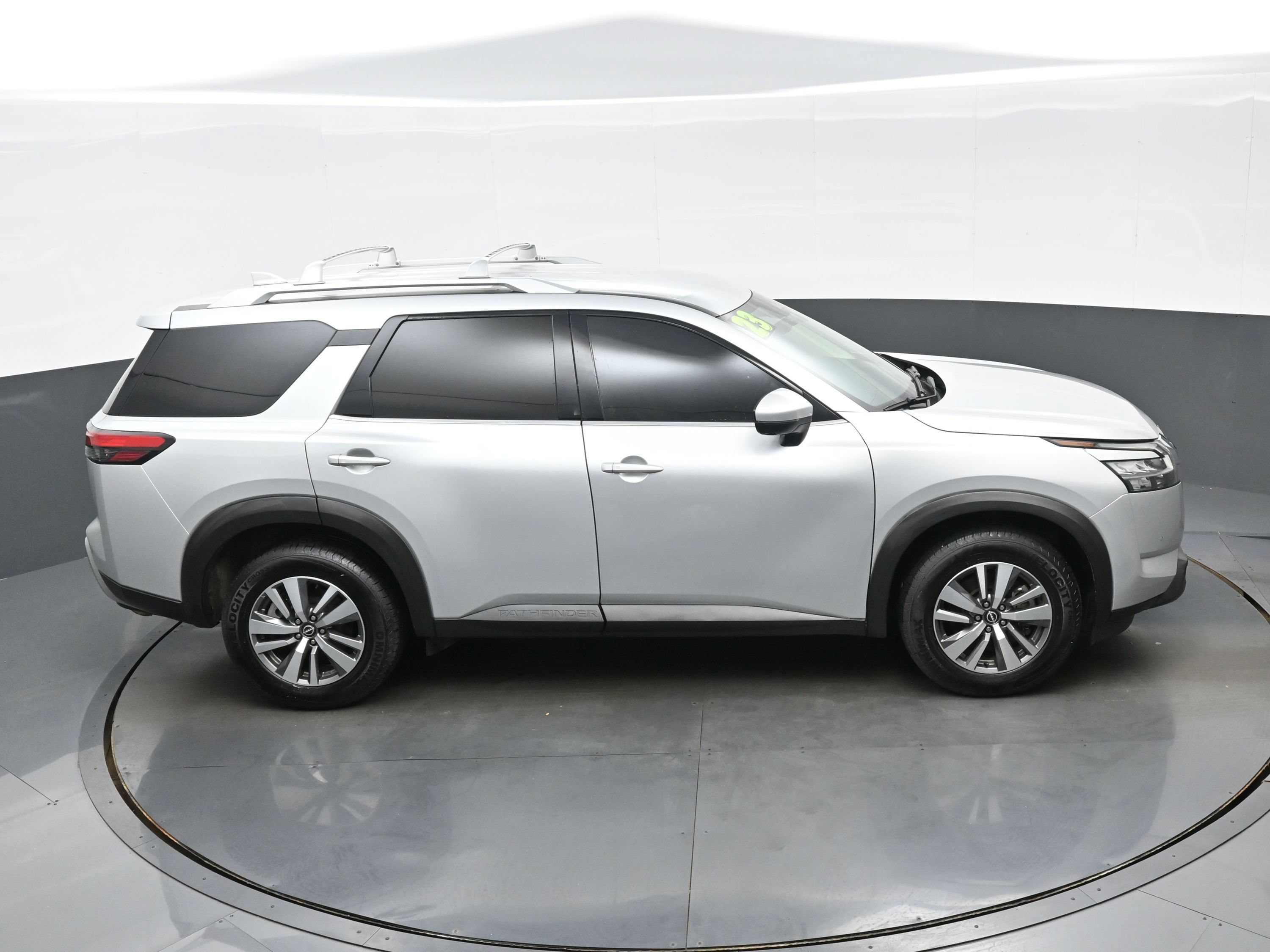Used 2023 Nissan Pathfinder SL AWD/4WD image 40