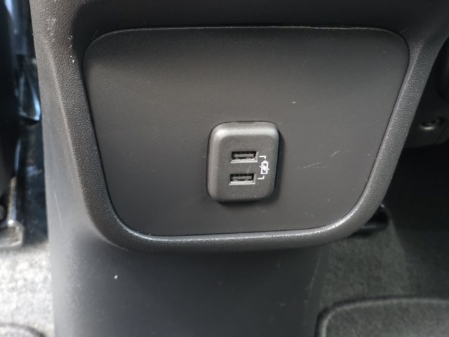 Used 2023 Chevrolet Equinox LT w/ Driver Convenience Package AWD/4WD image 19