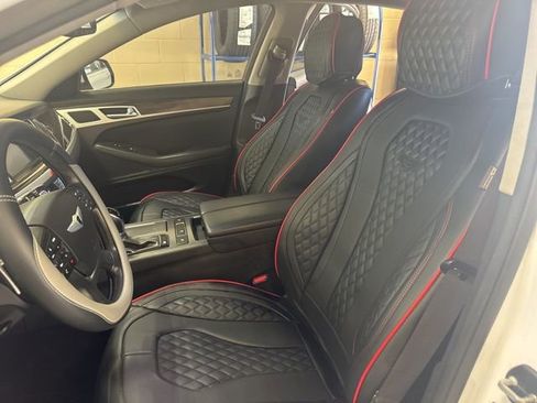 Used 2015 Hyundai Genesis 3.8 image 11