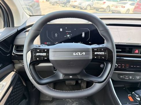 New 2027 Kia Carnival SX Prestige FWD image 10