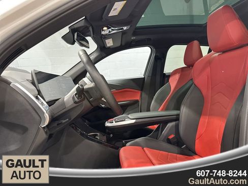 Certified 2025 BMW X2 xDrive28i image 11