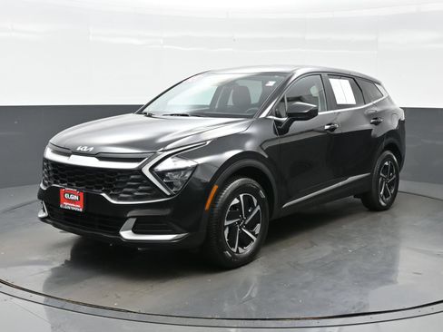 Used 2023 Kia Sportage LX AWD/4WD image 2