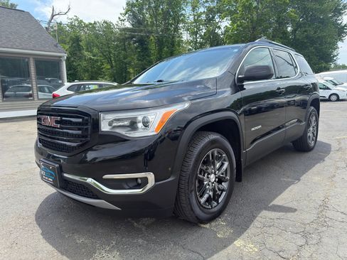 Used 2018 GMC Acadia SLT w/ LPO, Black Accent Package AWD/4WD image 3