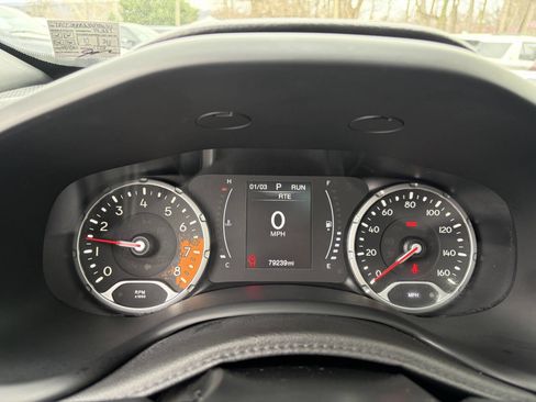 Used 2018 Jeep Renegade Altitude image 17