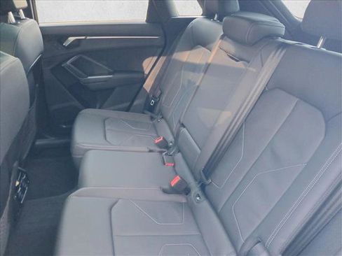 Certified 2025 Audi Q3 2.0T Premium w/ Convenience Package image 12