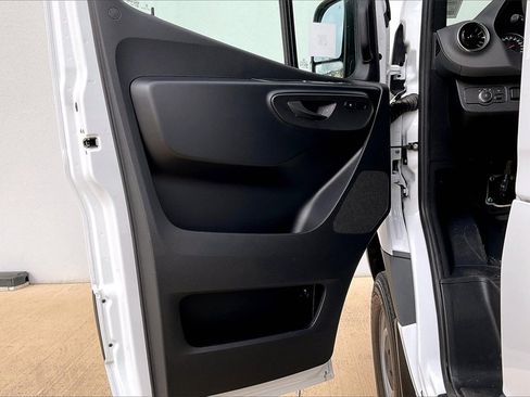 New 2025 Mercedes-Benz Sprinter 2500 image 10