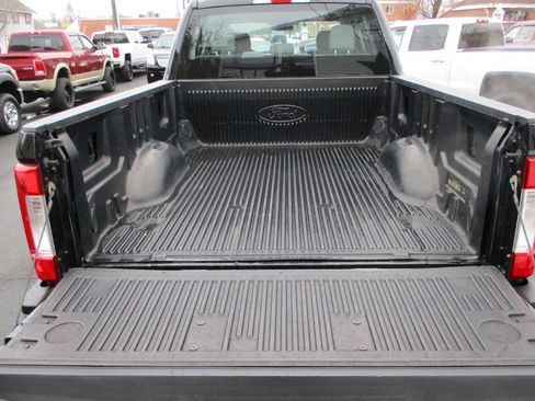 Used 2017 Ford F250 XL w/ STX Appearance Package image 5