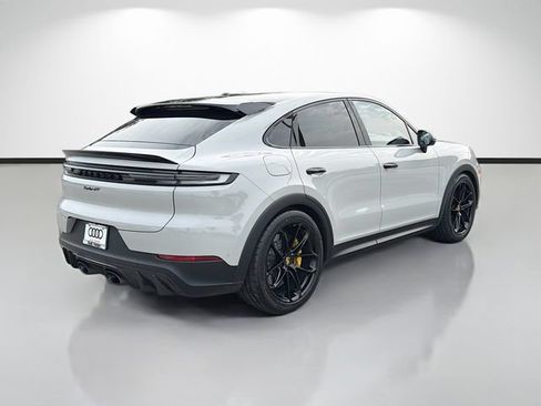 Used 2024 Porsche Cayenne Turbo GT AWD/4WD image 3
