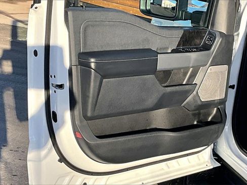 Used 2023 Ford F350 Lariat w/ Chrome Package image 24