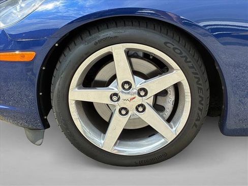 Used 2005 Chevrolet Corvette Convertible RWD image 9